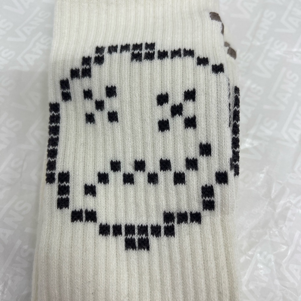 VANS "Off The Wall" socks 
New with the tag authentic Vans socks (1 pair) - Picture 9 of 16